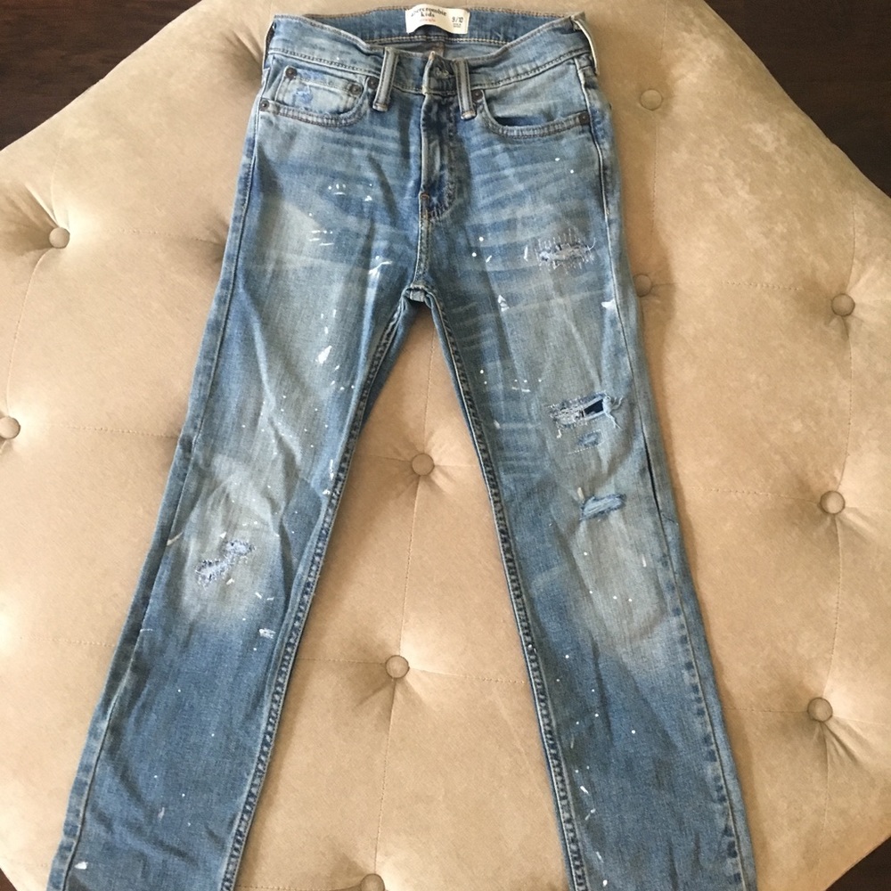 Abercrombie Jeans.